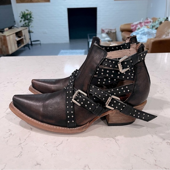 FREEBIRD Wasp NWOB Brown & Black Studded Leather Snip Toe Western Boots Size 7 - Picture 3 of 12
